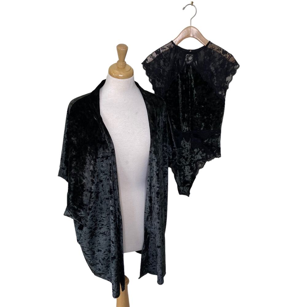 VICTORIA SECRET Green Crushed Velvet Kimono (XS/S)  & Velvet Lace Bodysuit (S)